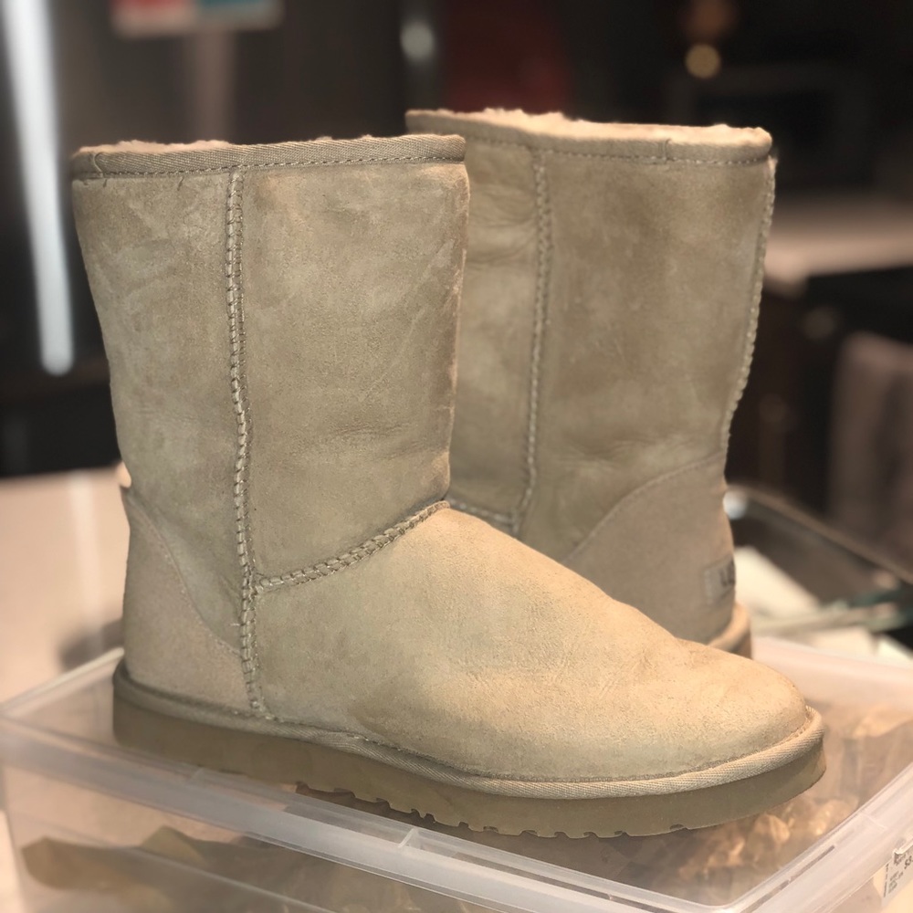 UGG (classic)